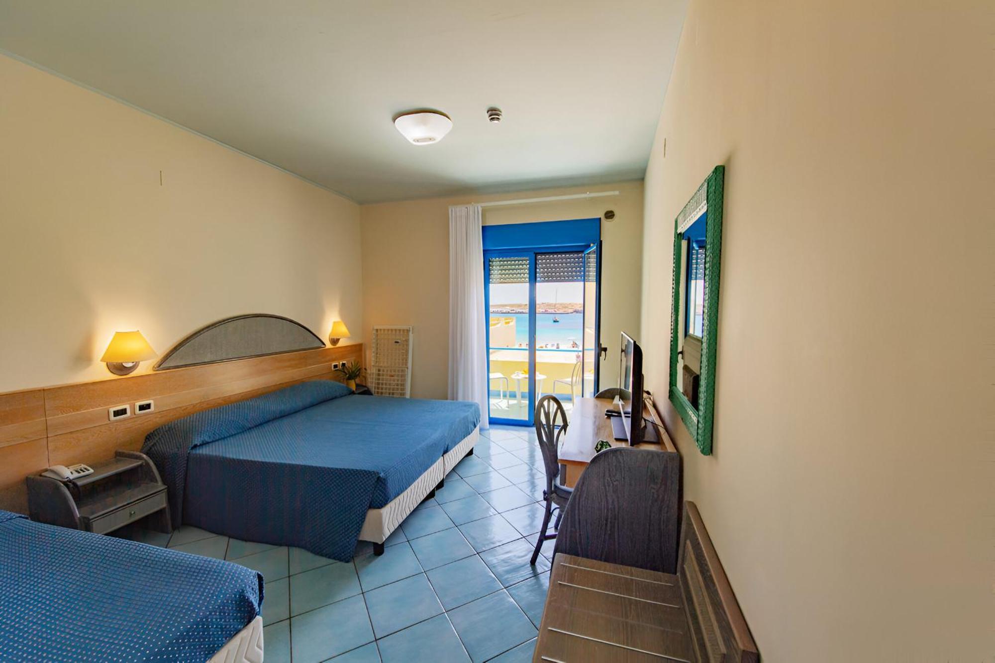 Hotel Baia Turchese 兰佩杜萨 外观 照片