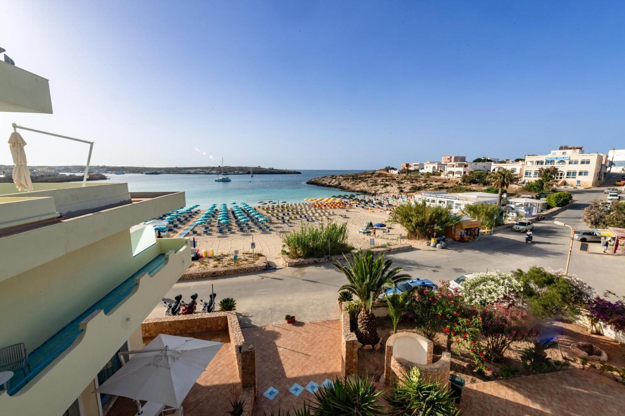 Hotel Baia Turchese 兰佩杜萨 外观 照片