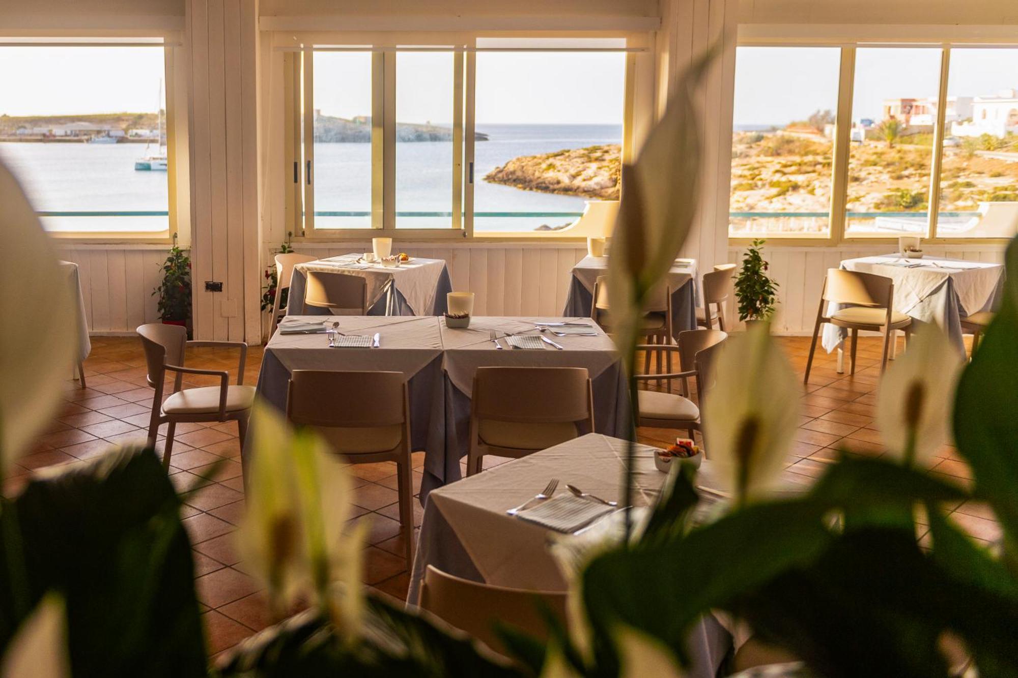Hotel Baia Turchese 兰佩杜萨 外观 照片